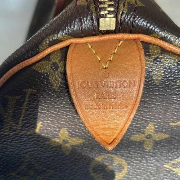 Authentic Louis Vuitton Speedy 30 - Picture 2 of 16